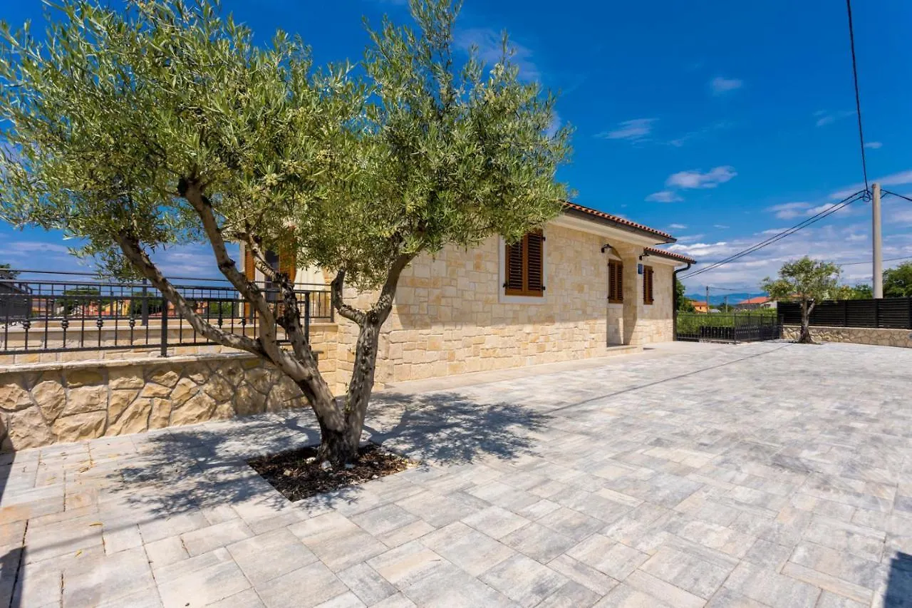 Luxury Villa Petros Malinska
