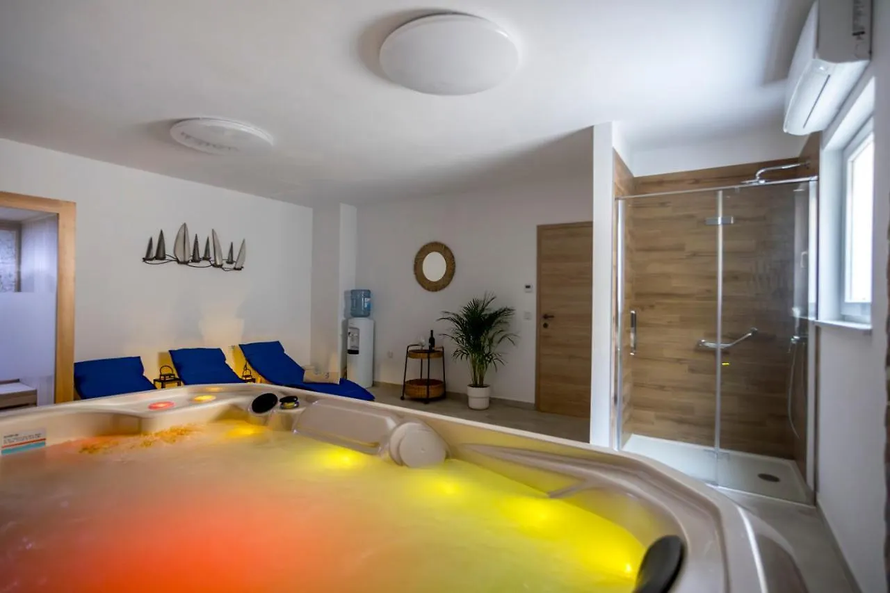 Luxury Villa Petros Malinska 0*,